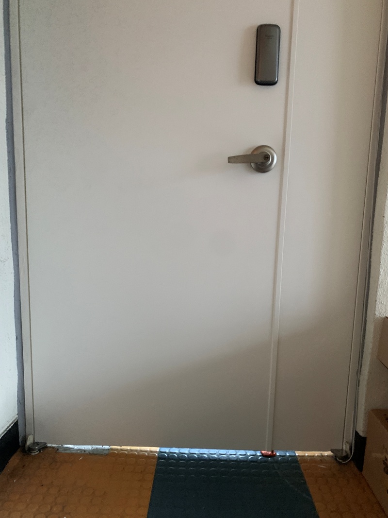 현관문시트지 시공 문틀 필름 수원 영통구 아파트