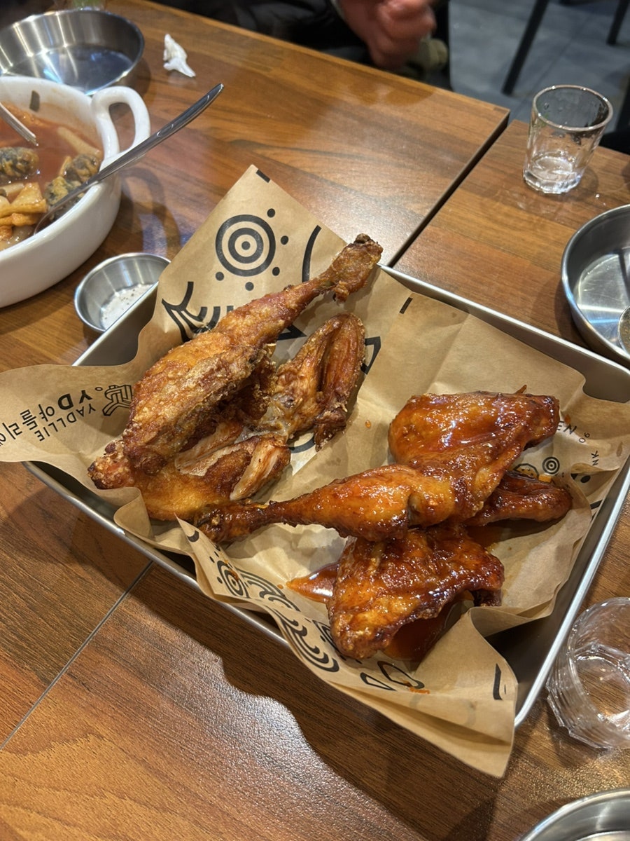 야들리애치킨 안산월피점 사진 6