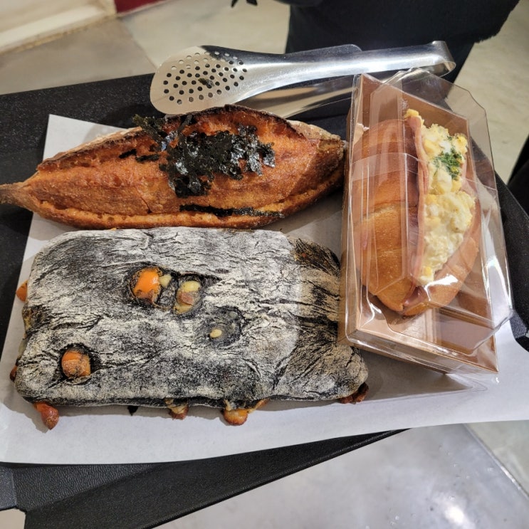  송리단길추천: [우프] 후기/ 명란 바게트 진짜 맛있어요