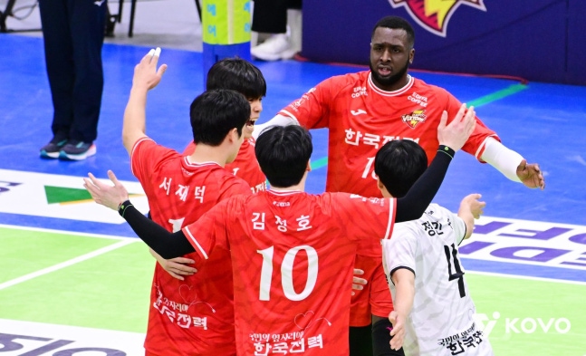 “<b>베논 37</b>점 폭발! <b>한국전력</b>, OK와 풀세트 대역전 집념의... 