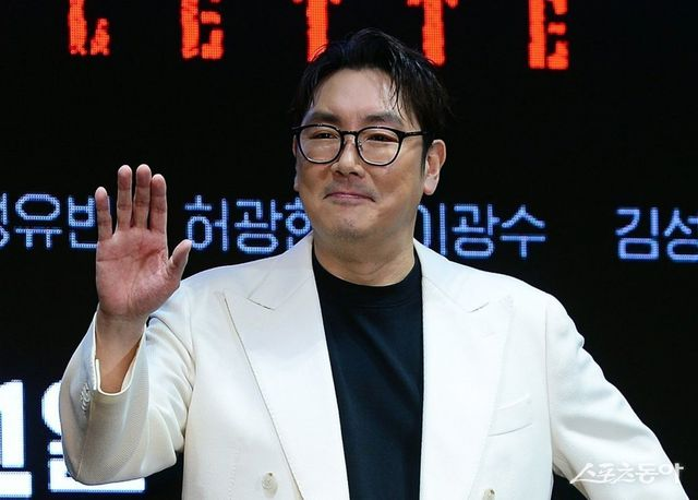 ‘소년범 인정·성폭행 부인’ 조진웅, 과거 댓글 파묘 [DA:이슈]