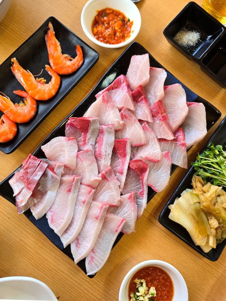  방어 제철 방어회 맛집 대방어회 가격 맛있게 먹는법