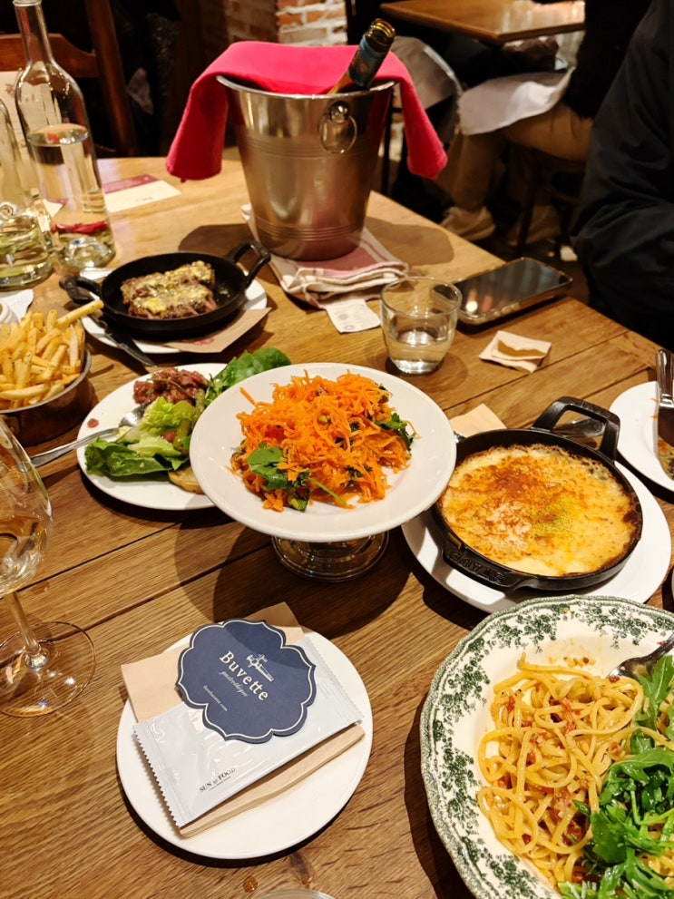  압구정: <부베트 Buvette> 프렌치 레스토랑 연말 회식 다녀온 후기