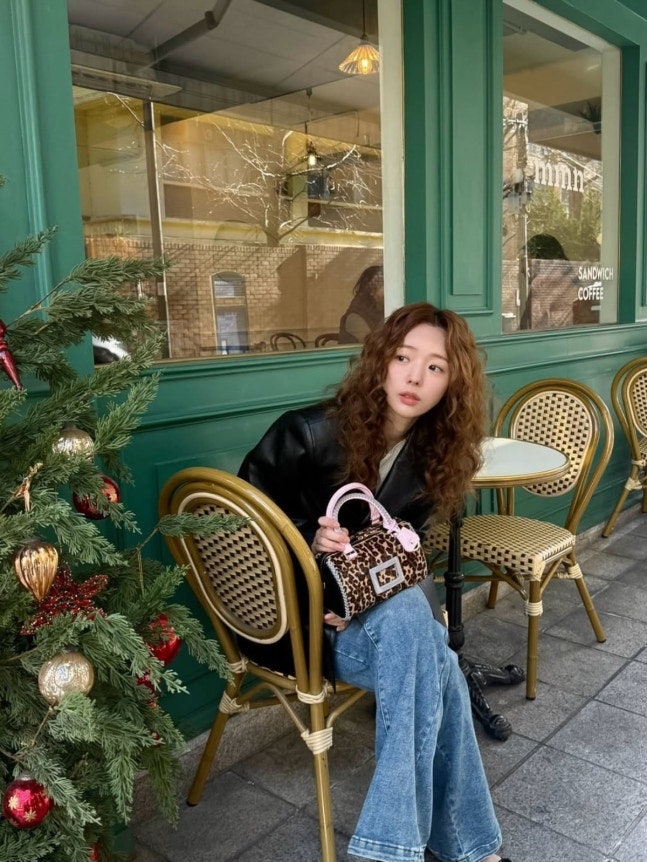 ‘♥김영광’과 핑크빛 앞둔 채수빈, 파격 뽀글 머리에 충격 근황…31세 나이 믿기지 않아