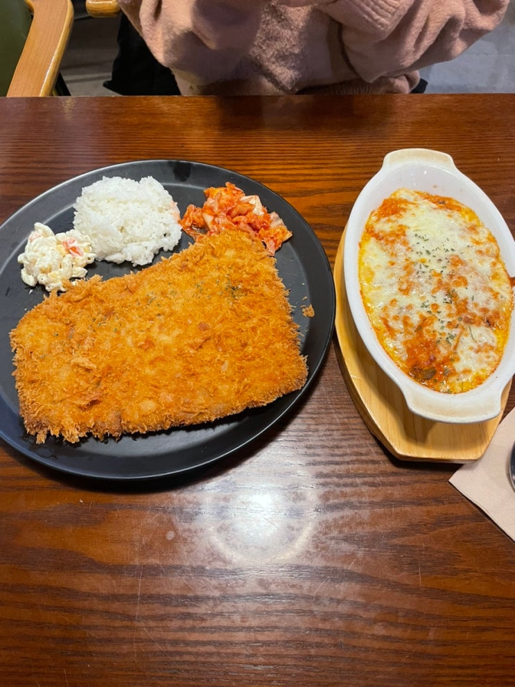  만두추천 군산 미룡동 파스토 PASTO 매운낙지도리아 왕돈까스 미룡동맛집 군산대맛집 파스토메뉴추천 치킨도리아 치즈김치볶음밥 고르곤졸라피자 군산현지인맛집