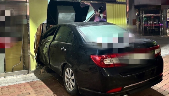   도로 달리던 60대 차량이 '쾅'…부산 식당 덮친 음주운전 사고