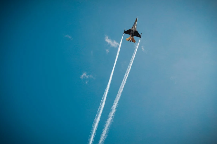 중국 전투기, 일본 F-15에 <b>레이더</b> 겨냥..동아시아 군사 긴장... 