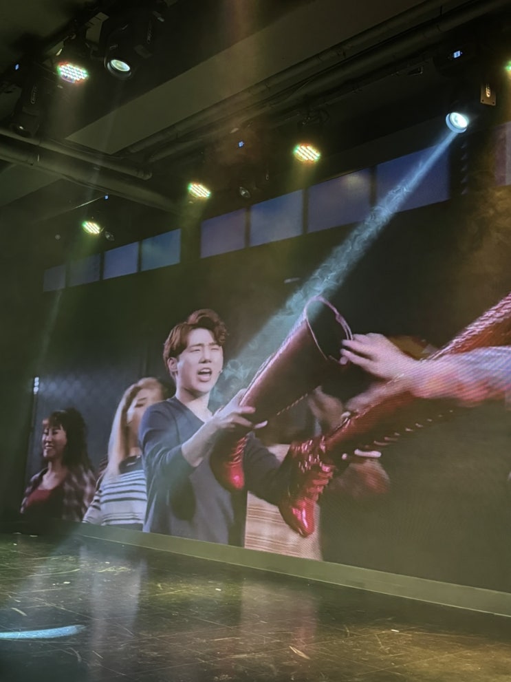  뮤지컬펍 송스루 청담 | 대학로 뮤지컬 연말 최고의 선택