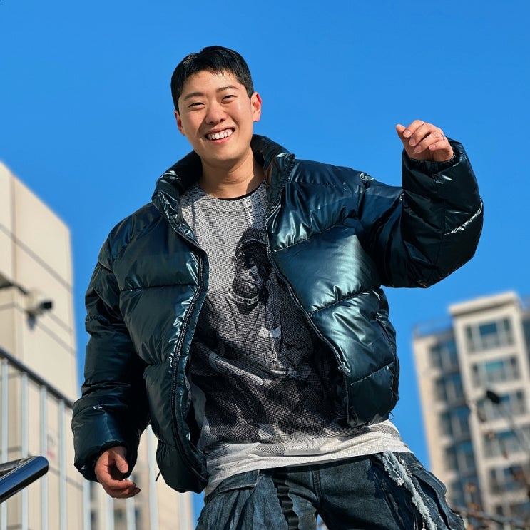  남자 파란색 패딩 필루미네이트 유니크한 레더