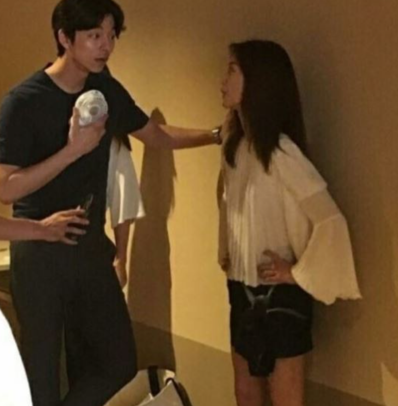 공유·정유미 열애설에 진심으로 서운함(?) 표시한 여배우 정체.jpg