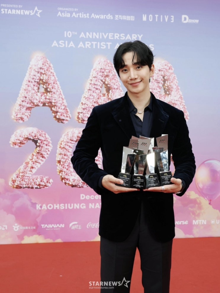 <b>이준호</b>-[기사] <b>이준호</b> 'AAA 2025, <b>4관왕</b>!'(251207)