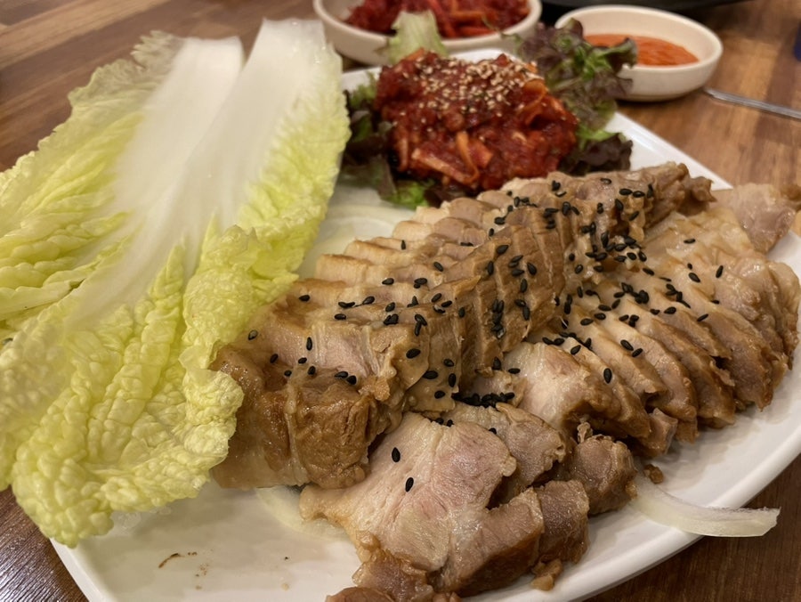 손맛 명태족발보쌈인제왔네 영통본점 사진 6