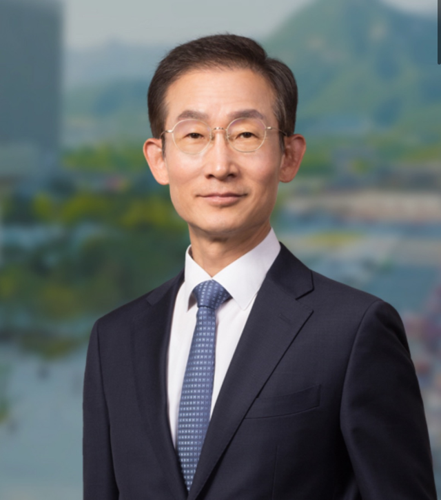 李대통령, <b>감사원장</b>에 <b>김호철</b> 변호사 지명