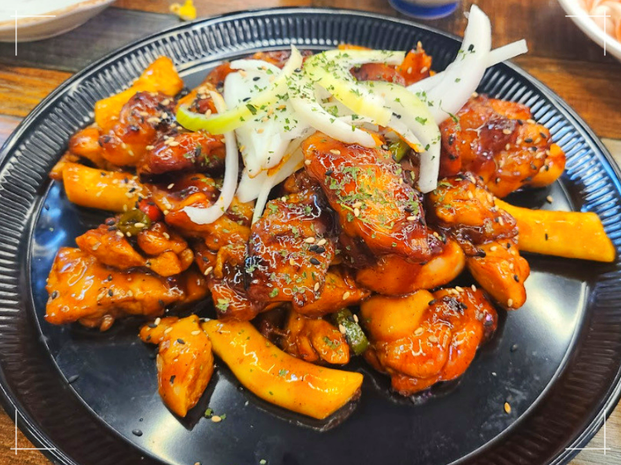 더꾸닭꾸숯불두마리치킨 관음점 사진 5