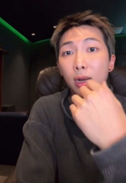   BTS RM, “팀 해체 생각 몇 만 번” 충격 고백! 정국은 윈터와 열애설까지… 완전체 컴백 앞두고 어수선
