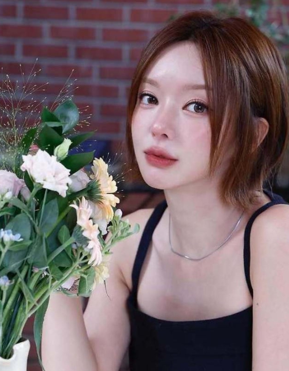   'AOA 탈퇴' 가수 초아, 결혼·성형설에 분통! "가만히 있었더니 기정사실 돼서 너무 당혹스러워요!"