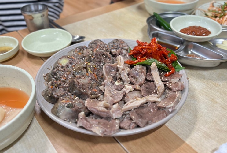  "부산 사람들만 안다는 BEST순대집" 연산동 오소리순대, 술국 필수지만, 서비스는....