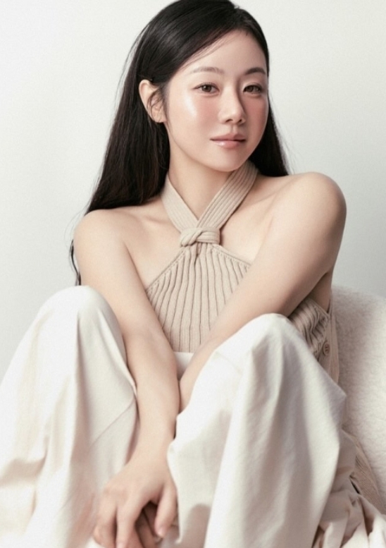   ‘서울대 출신’ 배우 이시원, 화장법 바뀌었나?! 못 보던 우아함 폭발! 분위기 확 바뀐 근황에 시선 집중