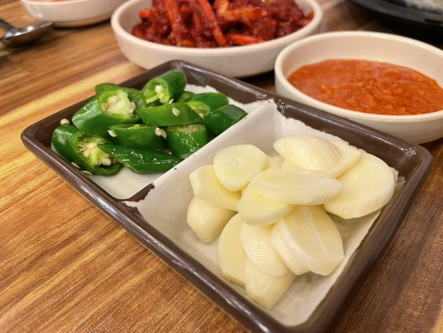 손맛 명태족발보쌈인제왔네 영통본점 사진 4