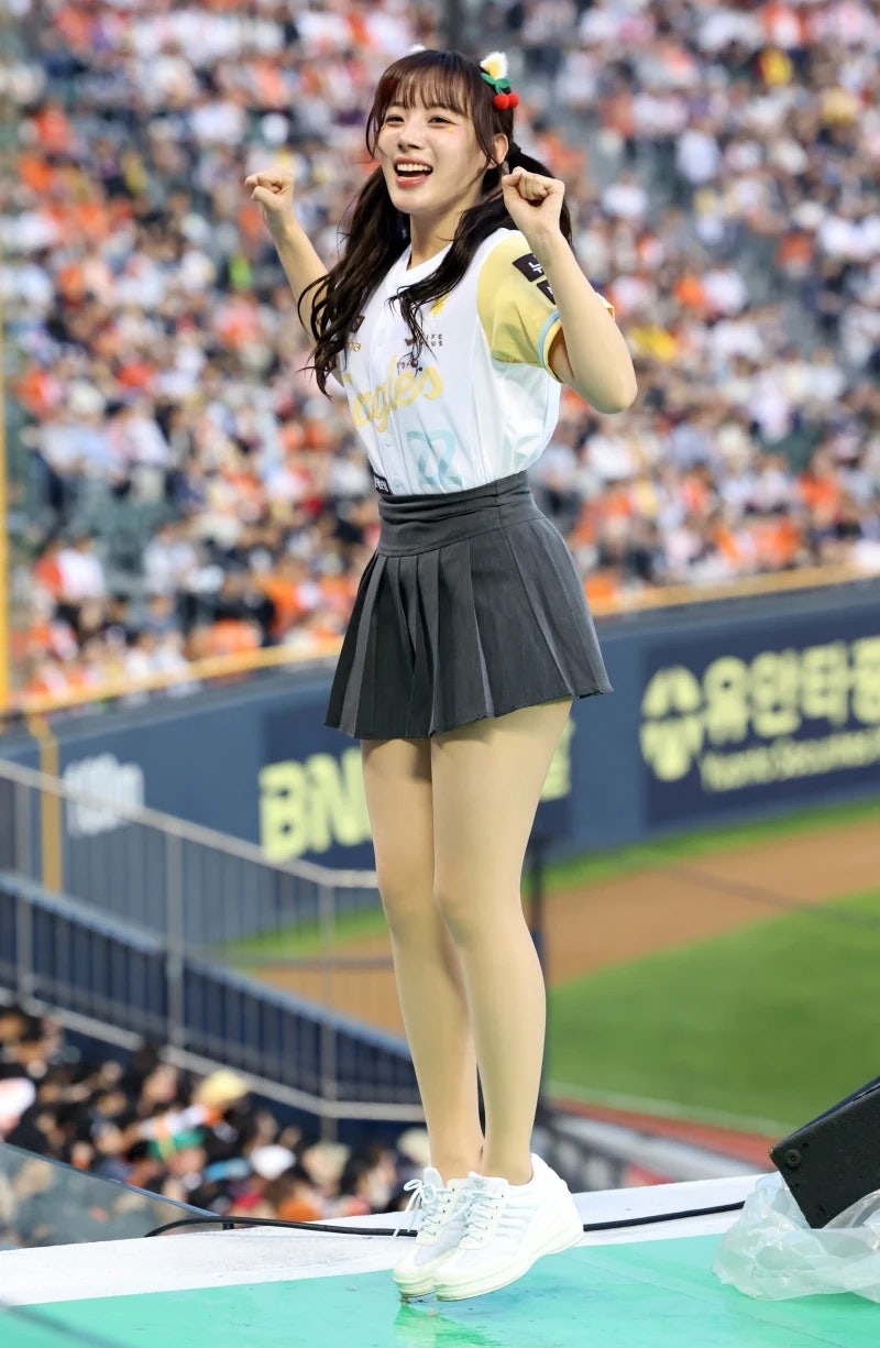 치어리더 하지원, 스카웃부터 대만 진출까지