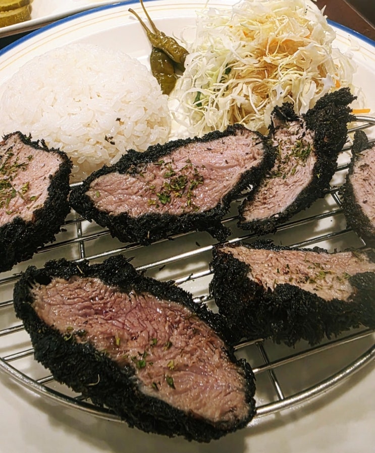  [전포동]유니크한 블랙돈까스를 맛볼 수 있는 서면 돈까스 맛집 '박성환돈까스'