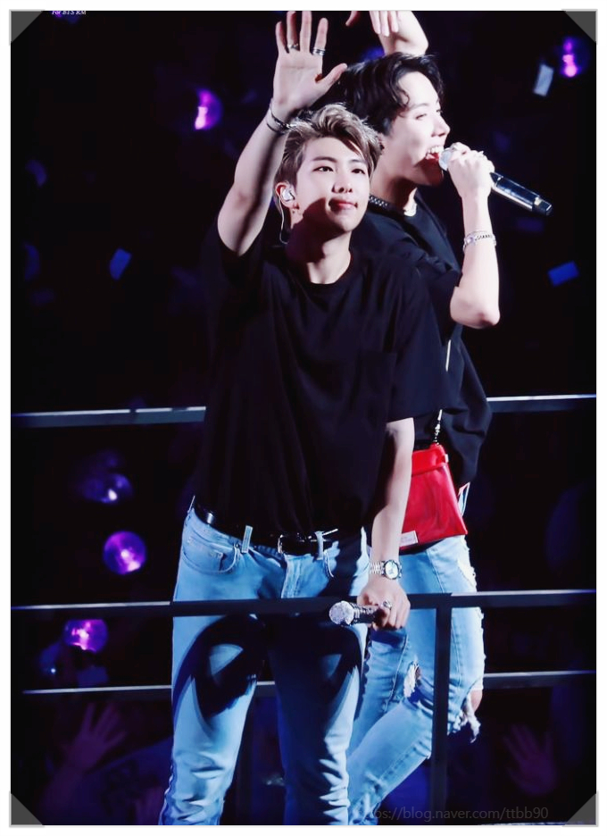  BTS RM 라이브방송 해체 수만 번 고민했다 정국 윈터 열애설 리더는 통제불가