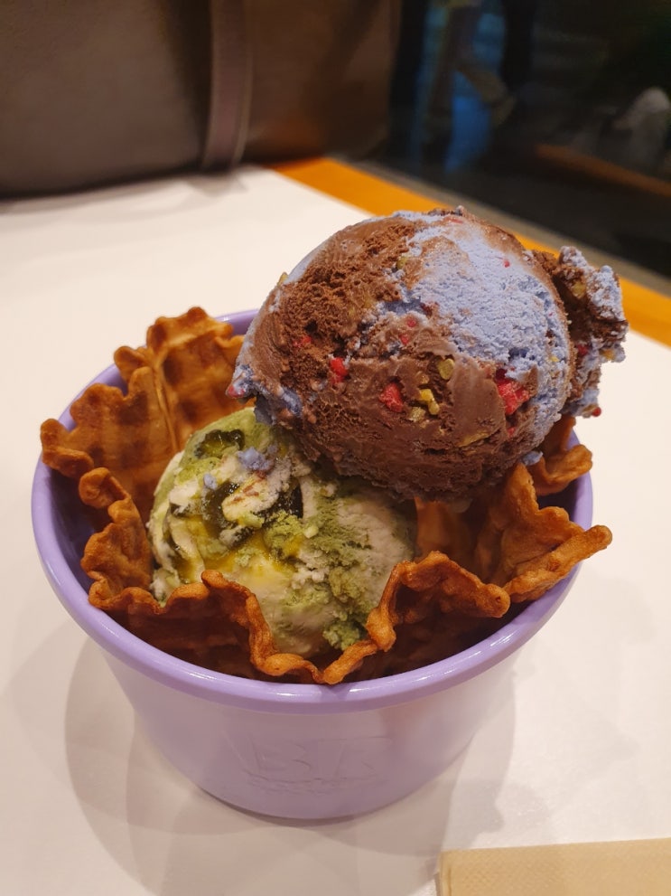  베스킨라빈스 강남대로점 와플전용매장, 초코나무숲 치즈나무숲