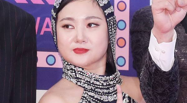 <b>박나래 활동 중단</b> 선언… 논란의 진실은?