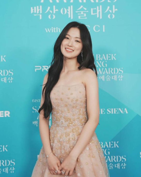   '열일' 배우 김혜윤, 플러스타 투표에서 전 부문 통합 1위 등극! 180만 압도적 인기