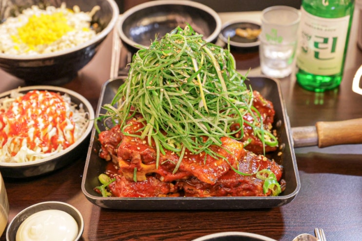  대전 서구 맛집 뼈칼집 두툼한 뼈고기가 푸짐한곳