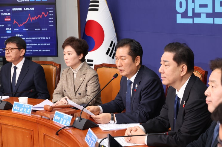 (뉴스인)<b>정청래</b> 대표, '<b>내란전담재판부</b>' 위헌 소지 최소화 공헌..... 