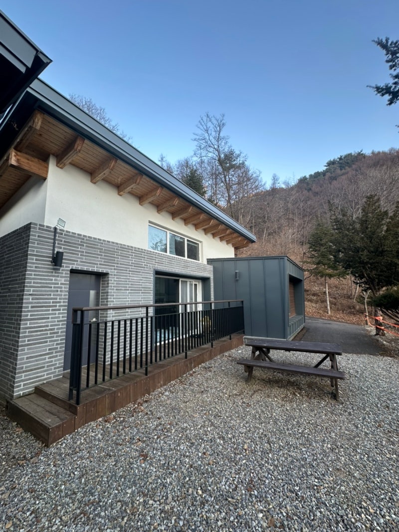 대설(大雪)에 찾은 유명산자연휴양림_ 숲속의 집 너구리 5인실