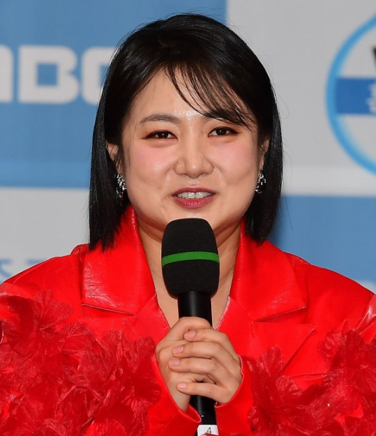  박나래, '놀라운 토요일' 하차 결정, 7년 원년 멤버의 갑작스러운 소식