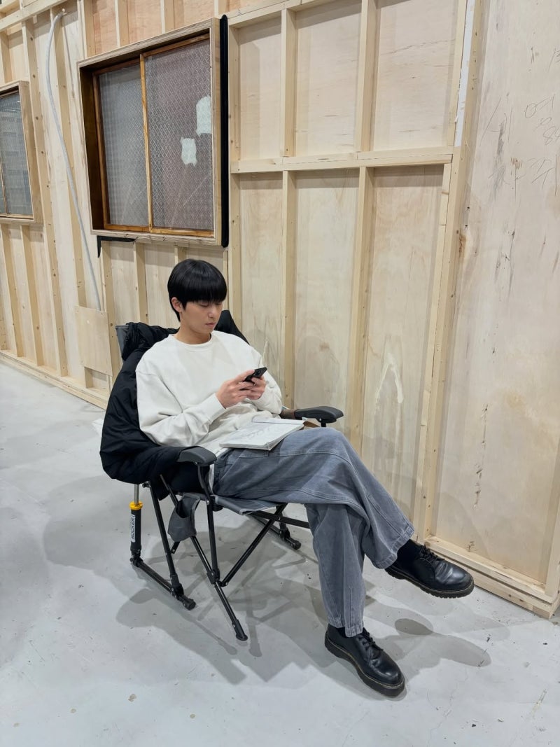Park Seo-joon's Shoes: Dr. Martens 1461 Bex Derby Shoes in His Instagram Fashion #Men's Winter Shoe Recommendation
