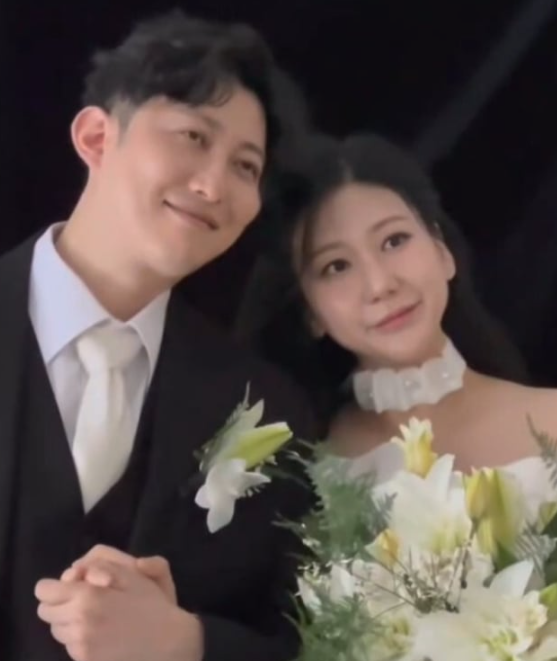   '나는 솔로' 28기 정숙상철, 결혼 앞두고 웨딩 화보 공개! '나솔이' 태명 공개하며 훈훈함 가득
