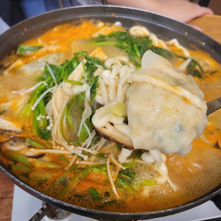  석촌역맛집: [학만칼국수] '만두전골'후기
