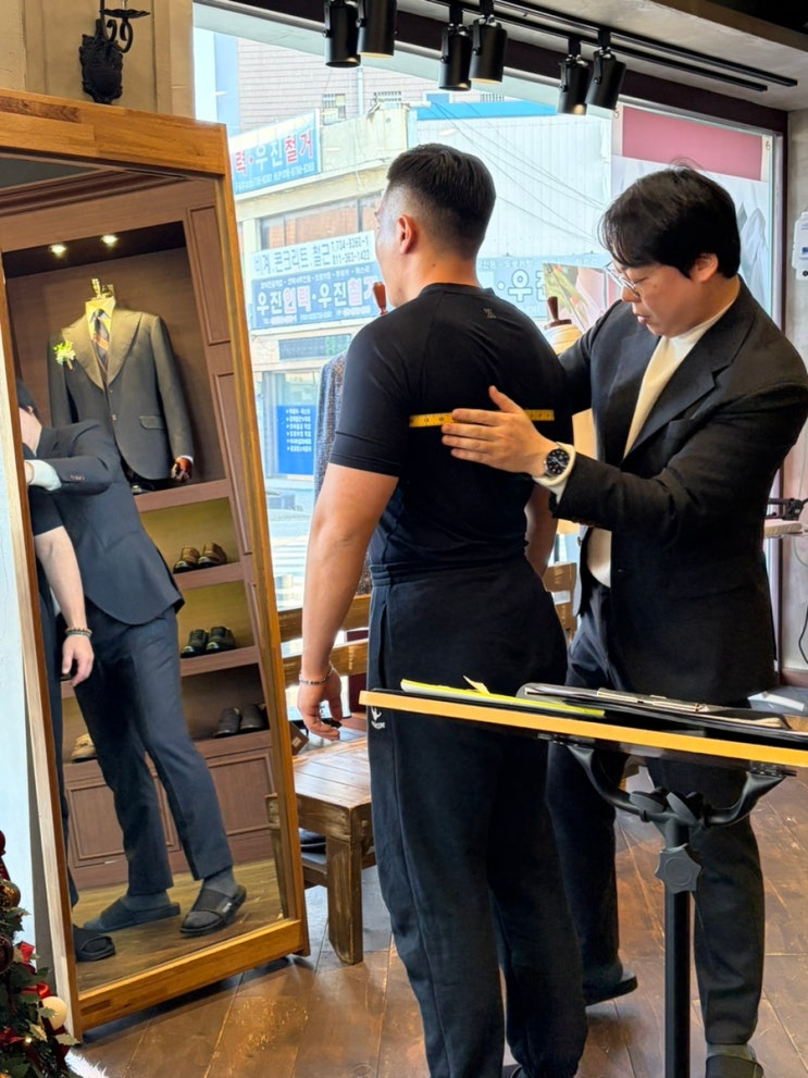  원주 맞춤 정장 전문 라비지오네 :: 구두와 예복 다수 보유한 어느 체형이든 멋진 맞춤옷이 가능한 곳