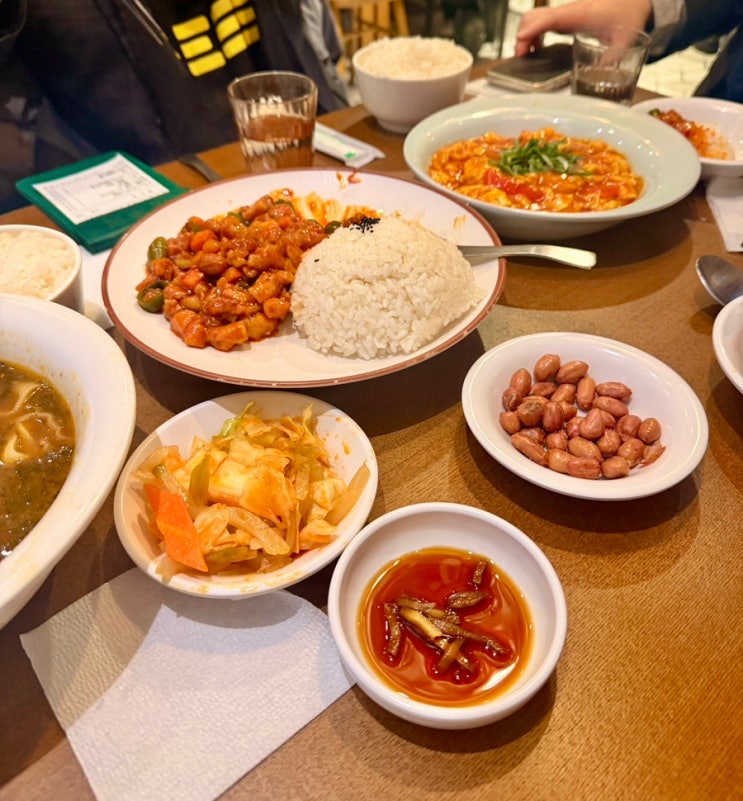  신촌 맛집 연세대 데이트 코스 청화원  신촌우육면 꿔바로우 딤섬 추천