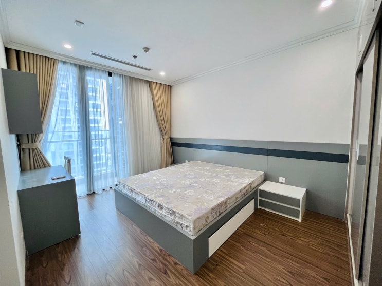  하노이 웨스트포인트 W3동 100m2 3룸 풀옵션 2800만동 ( Vinhomes Westpoint ) 좋은 아파트 임대 알려드립니다