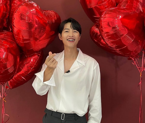 Song Joong-ki Confirms Next Project Immediately After 'My Youth' Ends, Teasing Transformation with New Rom-Com 'Love Cloud'