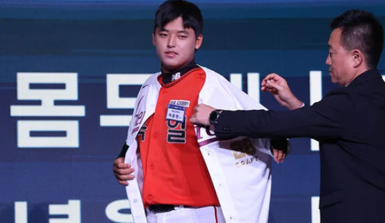 키움 박석민 아들 <b>박준현 학폭</b> 행위 <b>인정</b> 계약금은 어쩌나