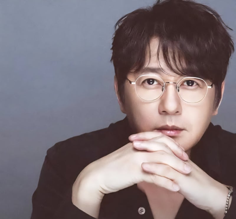 ✨ 발라드의 황제, 신승훈: 변치 않는 목소리로 써 내려간 30년 음악 연대기