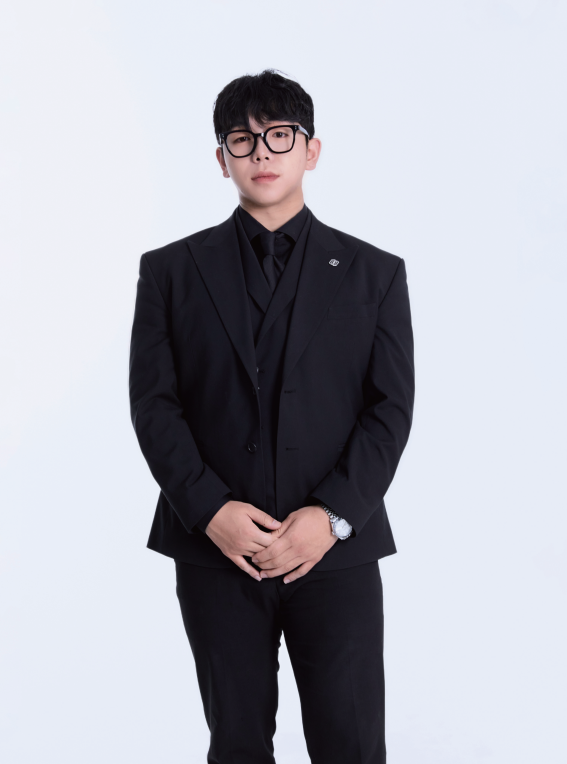  기록으로 완성되는 성장, 꾸준함을 철학으로 만든 리더십 / 원금융서비스 메인사업부 천진사업단 김용현 단장