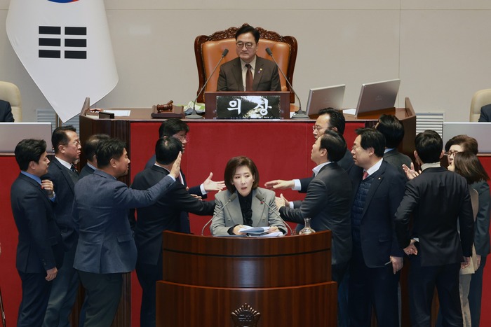 <b>우원식 국회의장</b> “필리버스터도 ‘룰' 안 지키면 민주주의가... 