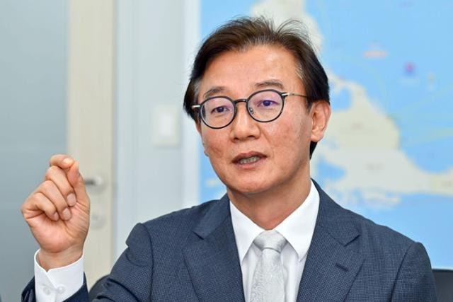 <b>통일교</b> 본부장 <b>민주당</b> 의원, 전재수 장관 프로필 및 현금 <b>금품</b>... 