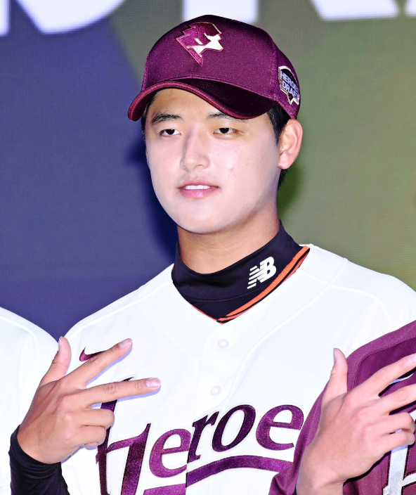 키움 1순위 <b>박준현 학폭 인정</b>, 떳떳하다더니...서면 사과 명령... 