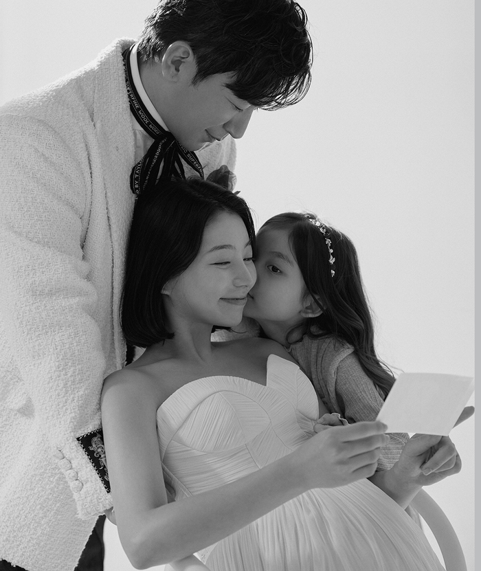 신화 <b>이민우</b>, 46세에 <b>득녀</b>…아내 이아미 씨 8일 둘째 딸 출산
