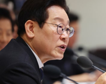 <b>통일교 게이트</b>, 전재수 장관의 금품 수수 <b>의혹</b>