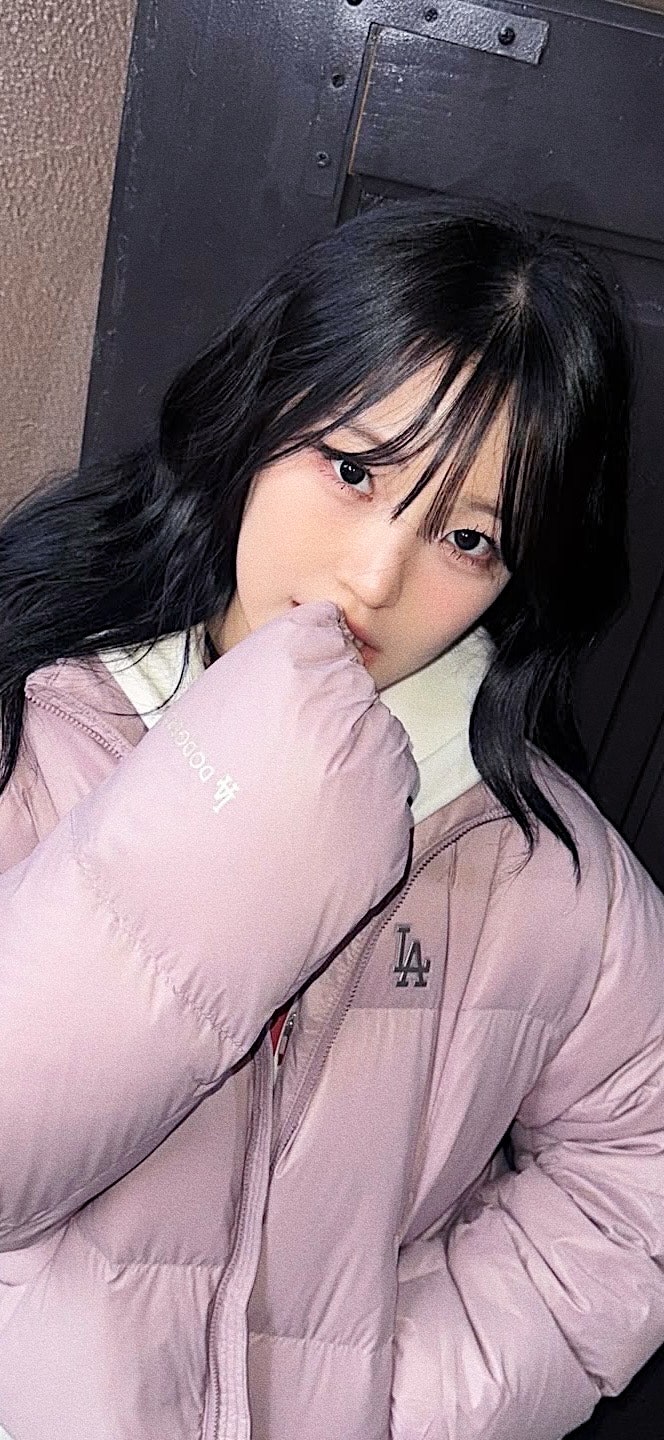 프로미스나인 백지헌 아이폰 배경화면