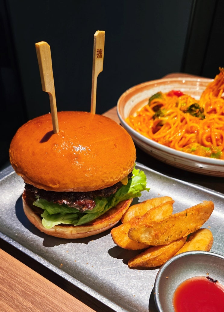  [중국 시안] 수제버거 웨이팅 맛집 웨이버거 | Mr.Wei Burger | 모모파크 | 파스타 꼭 먹기